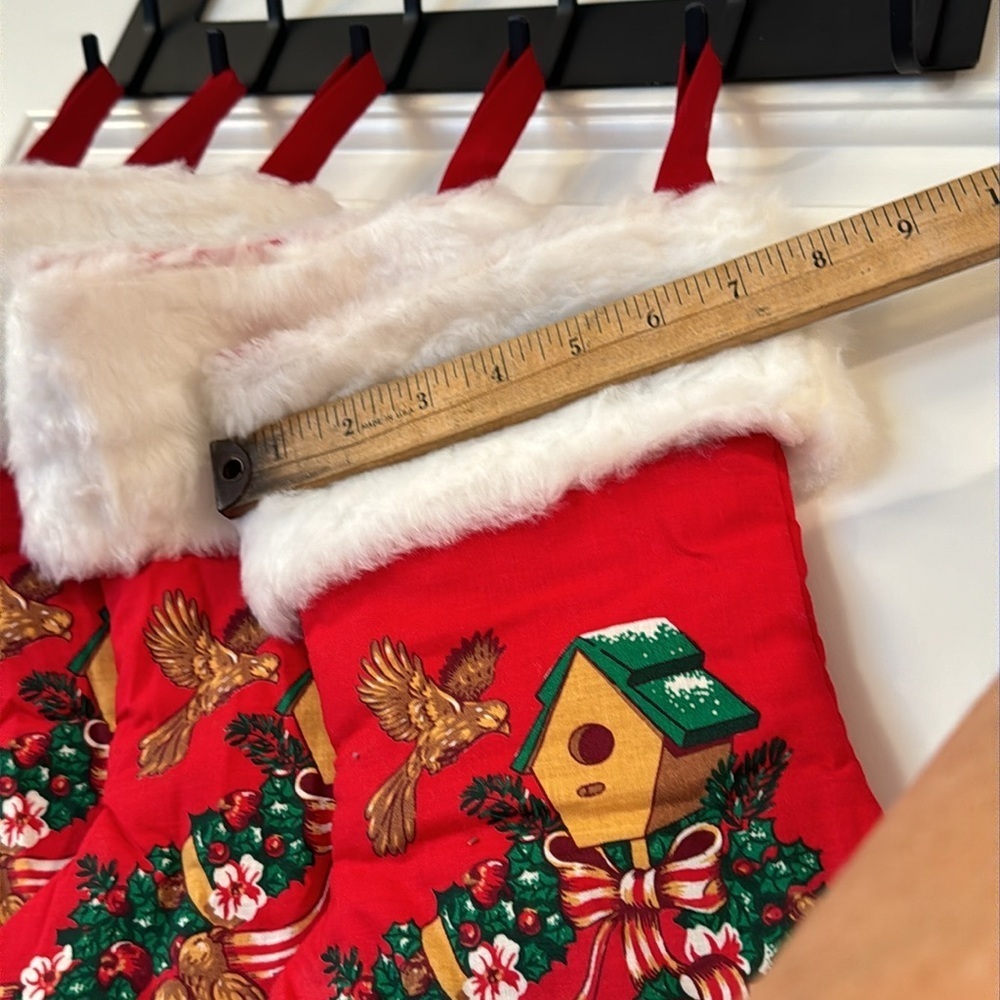 Vintage Christmas stockings Merry Christmas written, birdhouse, birds and ribbon - Picture 4 of 4
